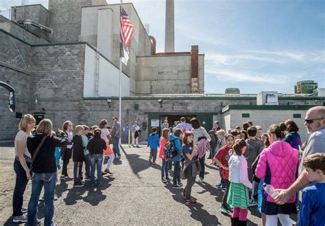 Hanford historic B Reactor tours reopening for a short time. How, when to get a seat