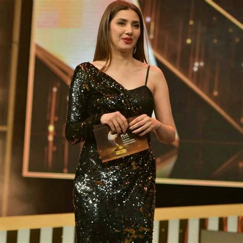 diKHAWA Fashion Mahira Khan Beautiful Pictures from PISA Awards In Dubai | Mahira khan dresses ...