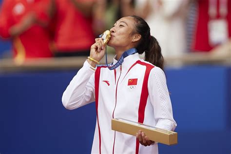 WATCH: Zheng Qinwen's hometown of Wuhan commemorates her Paris Olympics ...