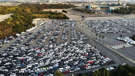 Dodger Stadium, Angel Stadium parking lots are full, and here's why ...