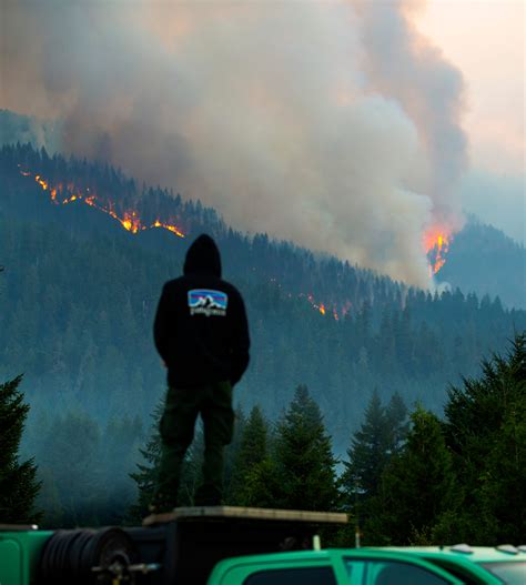 Oregon wildfires: Lookout, Bedrock fire updates and how to help ...