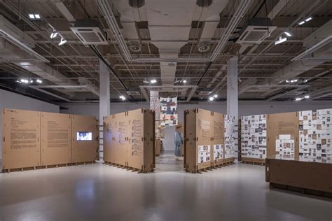 Exhibition Space Formed by Corrugated Cardboards / LUO studio | ArchDaily