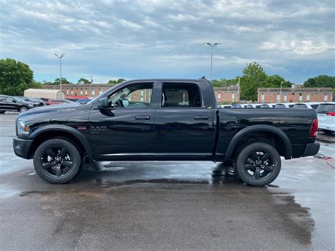 New 2020 RAM 1500 Classic Warlock 4×4 Crew Cab 5’7 Box