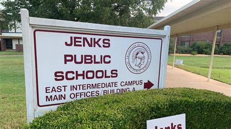 Jenks Public Schools East Intermediate is seen on Aug. 18, 2021. (KTUL)