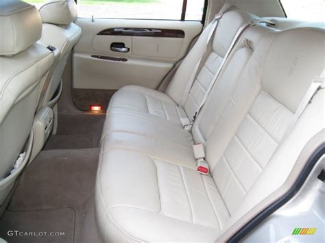 1999 Lincoln Town Car Signature Interior Color Photos | GTCarLot.com