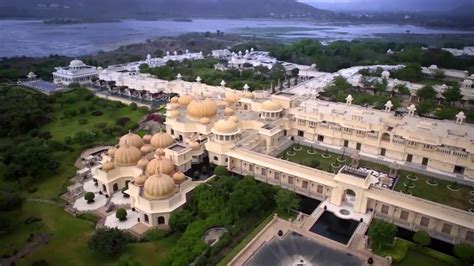 The Oberoi Udaivilas, Udaipur - Experience Majesty & Grandeur - YouTube