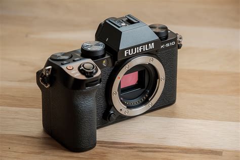 Fujifilm X-S10 Review | Ugly Duckling or a Swan?