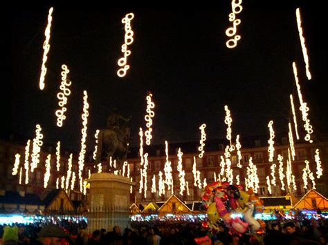 madrid-plaza-mayor-decorated-for-christmas-market - Travel Tips | Travel Advice from Travel Experts