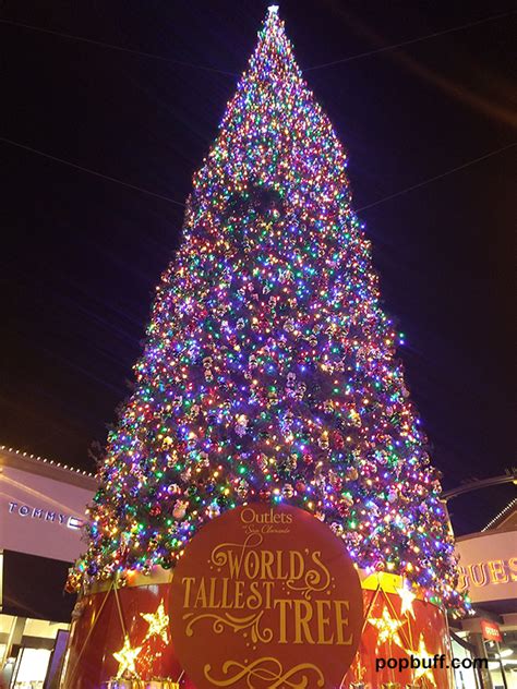 Tallest Christmas Tree in the World is at the Outlets at San Clemente - POPBUFF