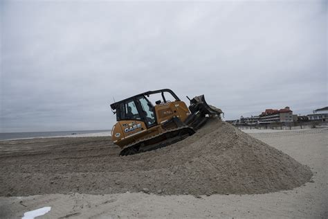 As blizzard nears, New Jersey braces for Sandy-like storm - CBS News