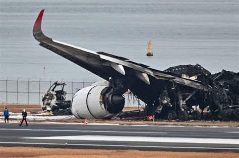 Japan Airlines pilots 'unaware of fire' at first - Asia & Pacific - The ...