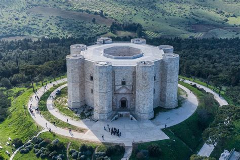 Castel del Monte patrimonio dell’umanità e terra dei migliori vini in Puglia | Vini Crifo