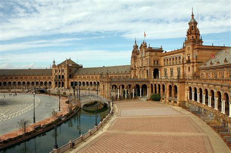 5 Outstanding Buildings in Spanish Architecture