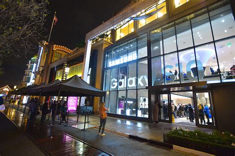 Celebrate 10 Years of Galaxy at Samsung’s New Experiential Retail ...