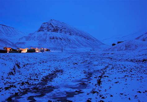 File:Polar-Night Longyearbyen.jpg - Wikimedia Commons