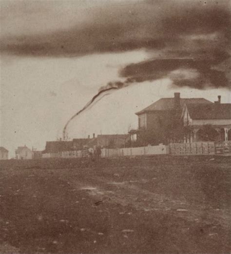 World's Earliest Tornado Photos: Storm Chasers Took Some of Fearless ...