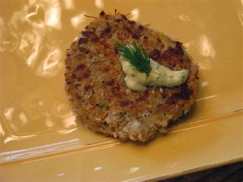 TheFultonGirls: Crab Cakes with Mustard Dill Sauce