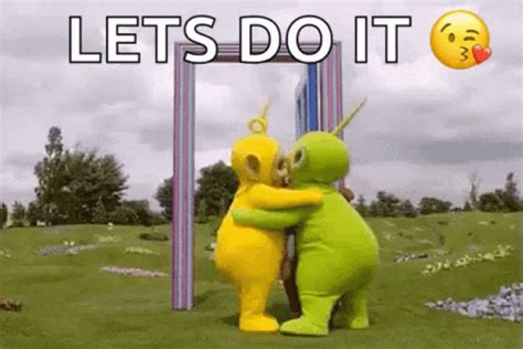 Teletubbies Hugs GIF - Teletubbies Hugs Lets Do It - GIF-ləri kəşf edin ...