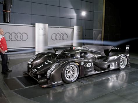 Car Pictures: Audi R18 LMP1 Sports Car 2011