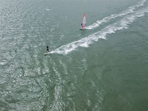 Peter's kitesurfing blog: Kitesurfing Inverloch inlet upwind to surf