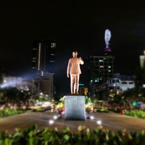 Ho Chi Minh statue | Ho chi minh, Minh, Statue