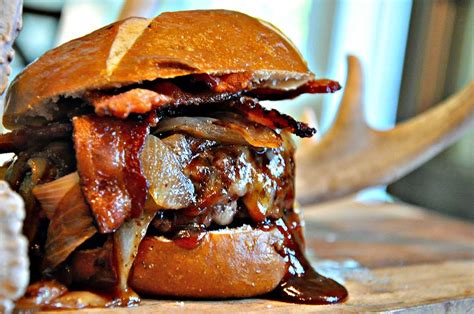 10 Awesome Venison Burgers You Can’t Get at IHOb