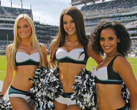 27 Photos Of The Beautiful NFL Cheerleading Squads - Philadelphia ...