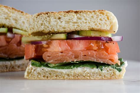 Smoked Salmon and Cream Cheese Sandwich - Bravabod