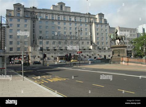 Queens hotel leeds hi-res stock photography and images - Alamy