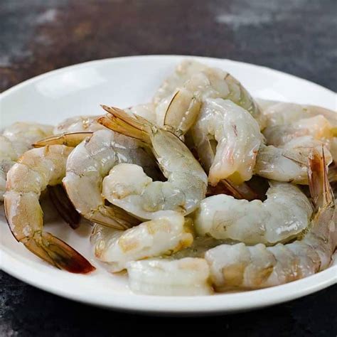 How to clean Shrimp - Five different methods (with VIDEO) - The Flavor ...