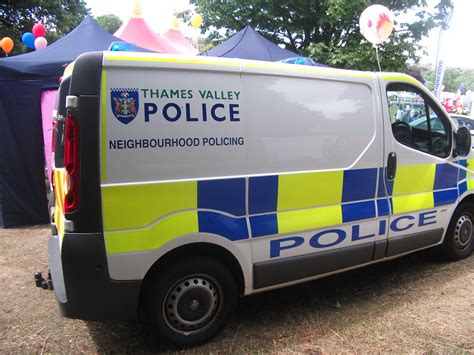 OU57AZJ Thames Valley Police Vauxhall Vivaro Neighbourhood… | Flickr