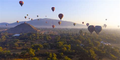 Sunrise on Hot Air Balloon Over the Teotihuacan Editorial Stock Photo ...