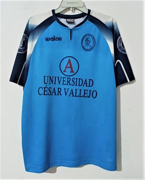 Universidad César Vallejo 2005 Kits