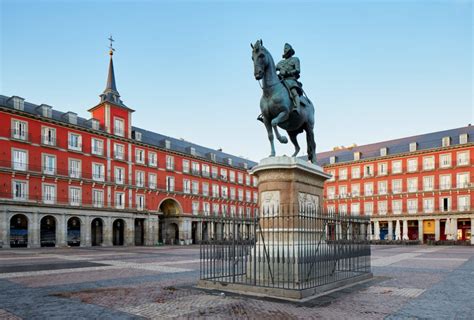 Historia de la Plaza Mayor de Madrid, orígenes y usos actuales