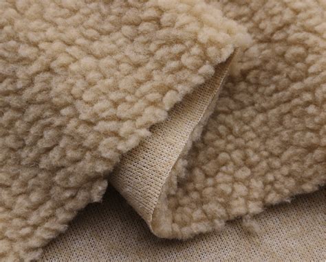 Sherpa fleece fabric is usually bonded with the suede fabric together.