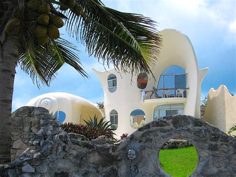 Warped Reality: Caribbean Paradise – Conch Shell House