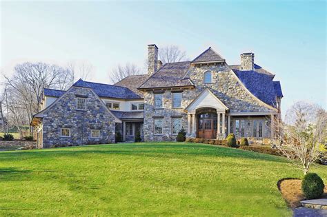 Stone cottage brings English countryside to Westport - Westport News