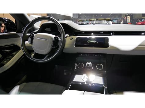 2023 Land Rover Range Rover Evoque: 46 Interior Photos | U.S. News