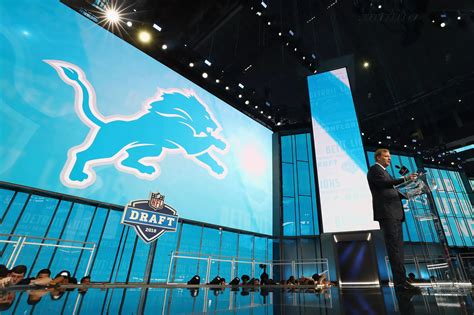 WATCH LIVE: Friday night Detroit Lions mock drafting