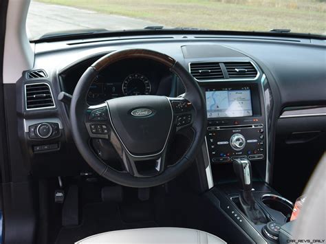 2017 Ford Explorer Platinum - Interior 2