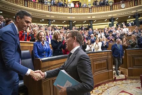 La frase de Feijóo a Sánchez durante su apretón de manos: "Esto es una ...