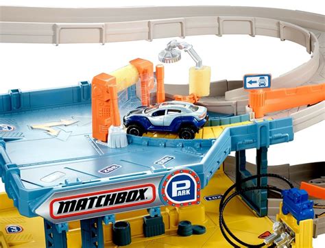 Matchbox Car Garage Playset Gas Pump Station Tow Truck Ramp Parking ...