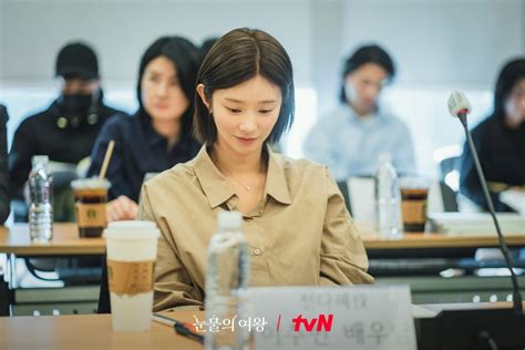 Upcoming tvN drama 'Queen of Tears' gives a sneak peek at first cast ...