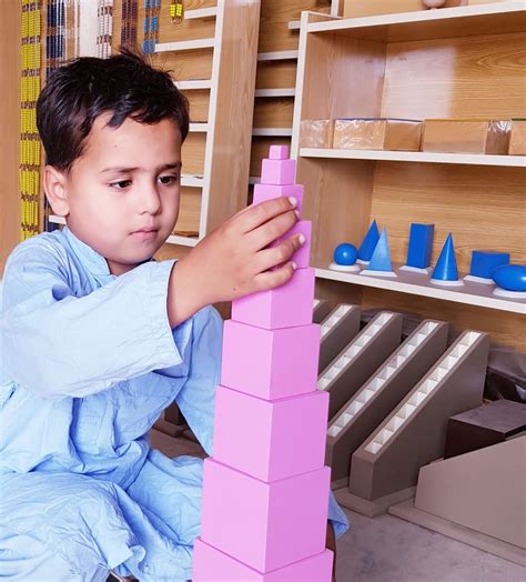 Montessori Pink Tower Introduction: | Montessoriseries