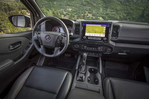 2022 Nissan Frontier Review: Brawny Makeover Creates a Tough Toyota Tacoma Competitor