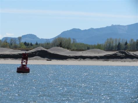 Crossing the Columbia River Bar – MV Dirona