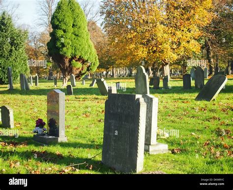 Kingston cemetery in Portsmouth, Hampshire Stock Photo - Alamy