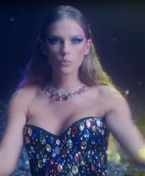 Taylor Swift - Bejeweled in 2022 | Taylor swift, Taylor swift fan, Taylor