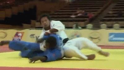 Judo GIFs - Find & Share on GIPHY