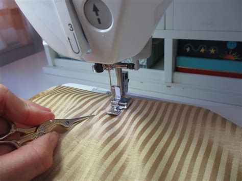 WeSew: Sewing a Lapped Zipper